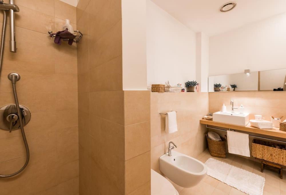 New Cosy Apartment Near To Petruzzelli Theatre Bari Ngoại thất bức ảnh